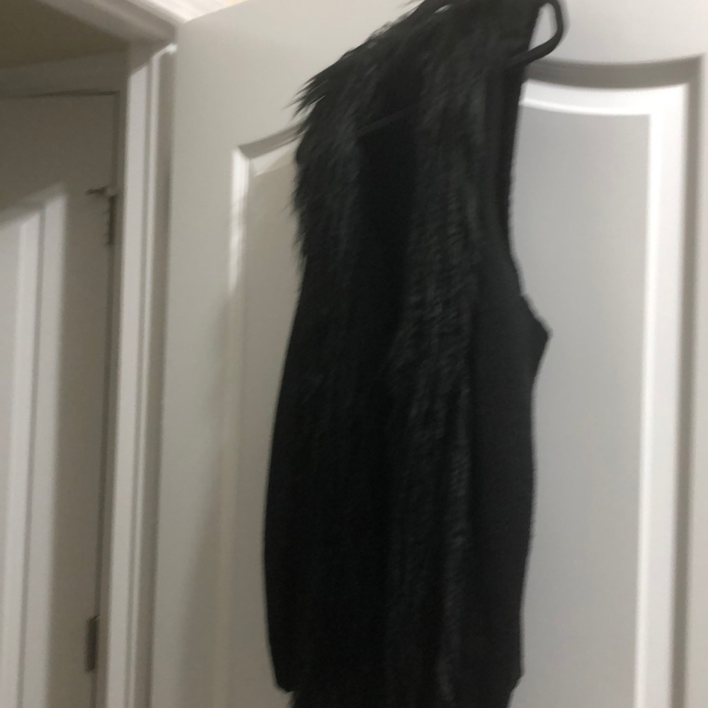 Knitted black vest with faux fur border